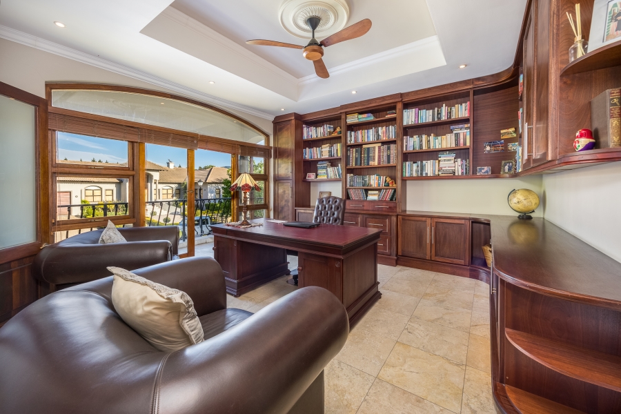 6 Bedroom Property for Sale in Klein Zevenwacht Western Cape